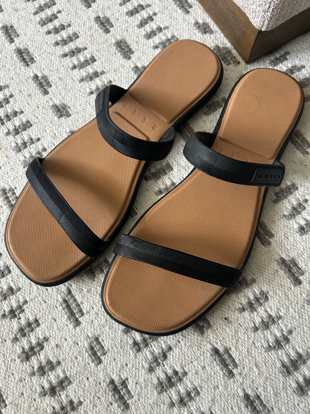 Women’s Black REEF Strappy Slide Sandals with Tan Footbed waterproof